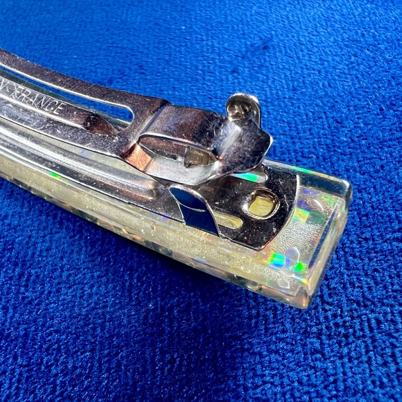 CHANEL Silver Monogram CC Holographic Lucite Hair Clip - Picture 9 of 10